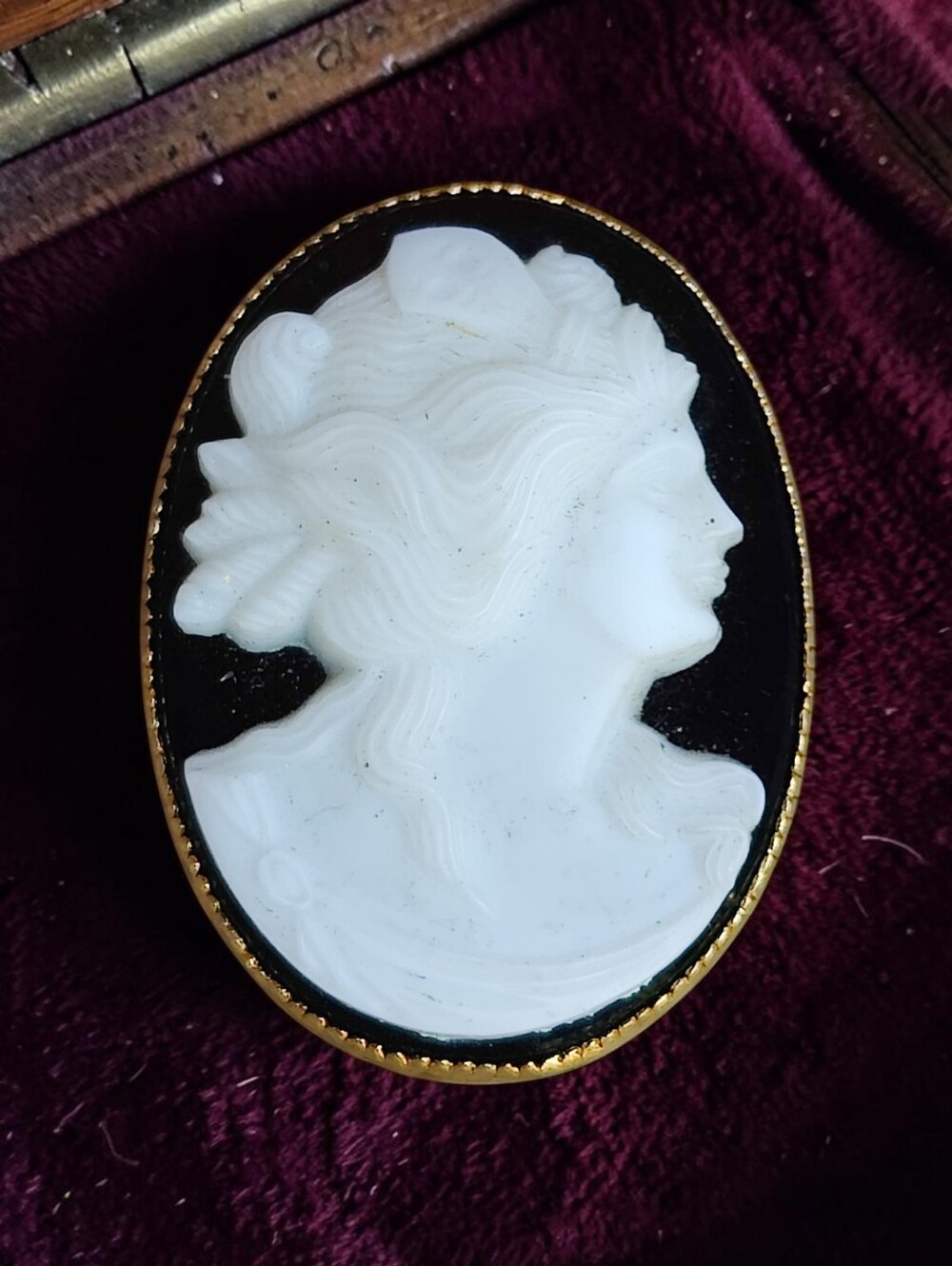 Vintage Cameo Brooch